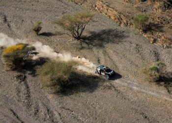 Zille resiste en la cima tras una etapa “rompe coches”: festejos para Jacomy y Sanders