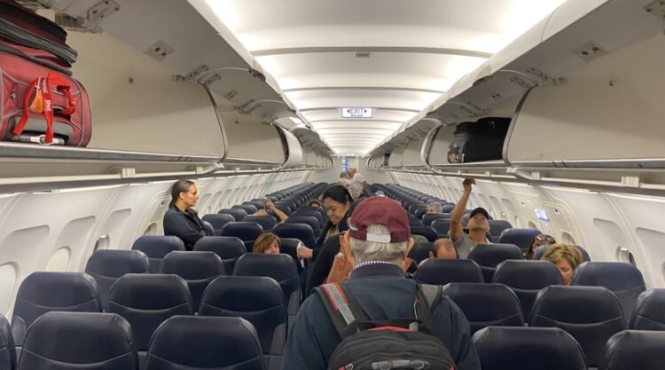 Creció el tráfico de pasajeros en las aerolíneas latinoamericanas en noviembre Creció la cantidad de pasajeros transportados en Latinoamérica.