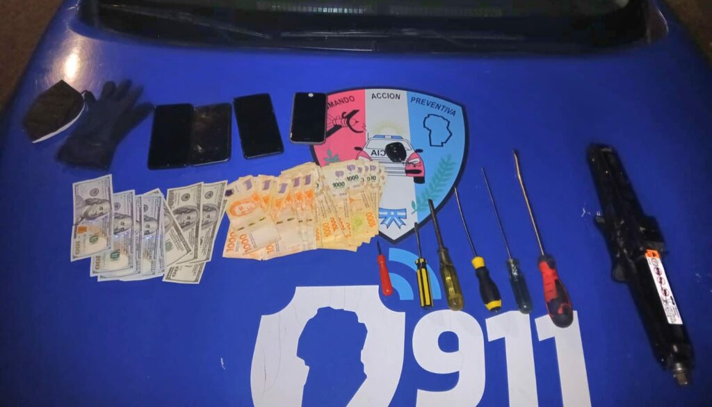 Cuatro detenidos por circular con un inhibidor