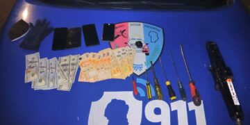 Cuatro detenidos por circular con un inhibidor