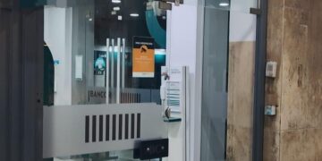 Rompió el vidrio de ingreso a cajeros automáticos y quedó detenido Procedimiento realizado en Bº Centro.