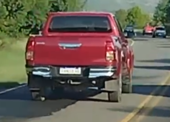 El video de la maniobra temeraria se viralizó en redes sociales y permitió identificar a la conductora.