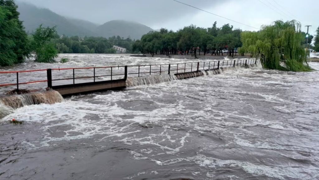Crisis hídrica en Punilla Sur: piden que se les paguen compensaciones a vecinos y comercios