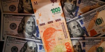 El dolar blue cotiza a $1505 y el oficial a $1485