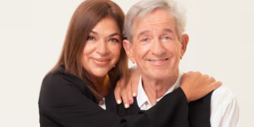 Pablo Alarcón y Claribel Medina vuelven a compartir escenario con “Es complicado”