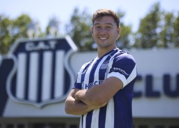 Martín Río, que se integra al plantel dirigido por Carlos Tévez, firma contrato con la Institución hasta el 2029.