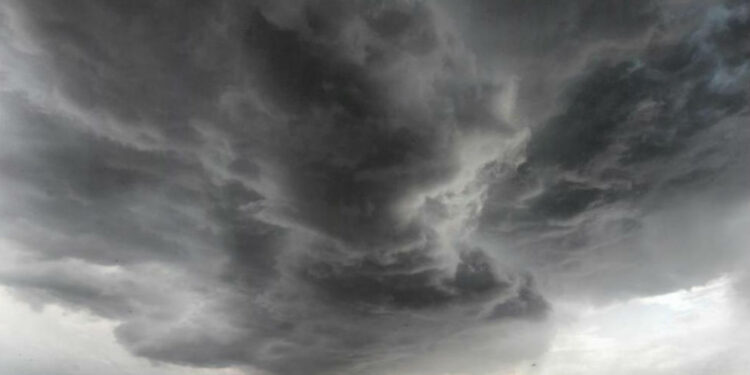 Amplían el alerta naranja por tormentas y reportan granizo en varias localidades Amplían el alerta naranja por tormentas y reportan granizo en varias localidades