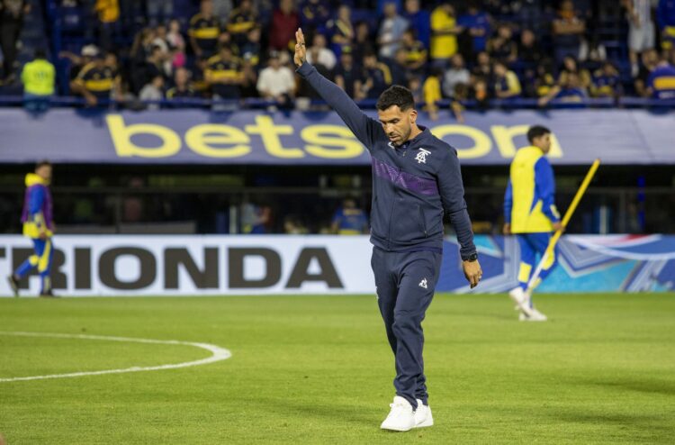 El equipo de Tévez busca revertir su racha de dos derrotas consecutivas.