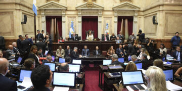 El Senado aprobó en general el proyecto de reforma laboral.