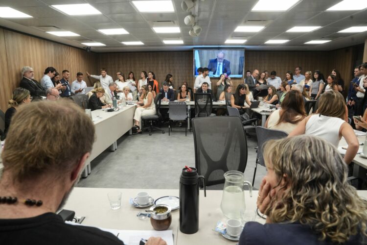 Plenario de comisiones en la Cámara de Diputados.