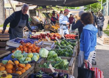 La suba de precios se sintió fuerte en alimentos y bebidas, especialmente en frutas y verduras.