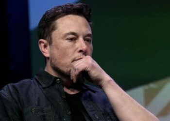 Allanaron una sede europea de X y citaron a declarar a Elon Musk