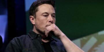 Allanaron una sede europea de X y citaron a declarar a Elon Musk