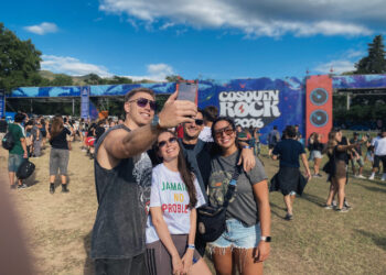 La amistad, una de las tantas expresiones de amor del Cosquín Rock.