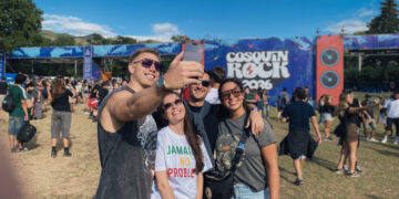La amistad, una de las tantas expresiones de amor del Cosquín Rock.