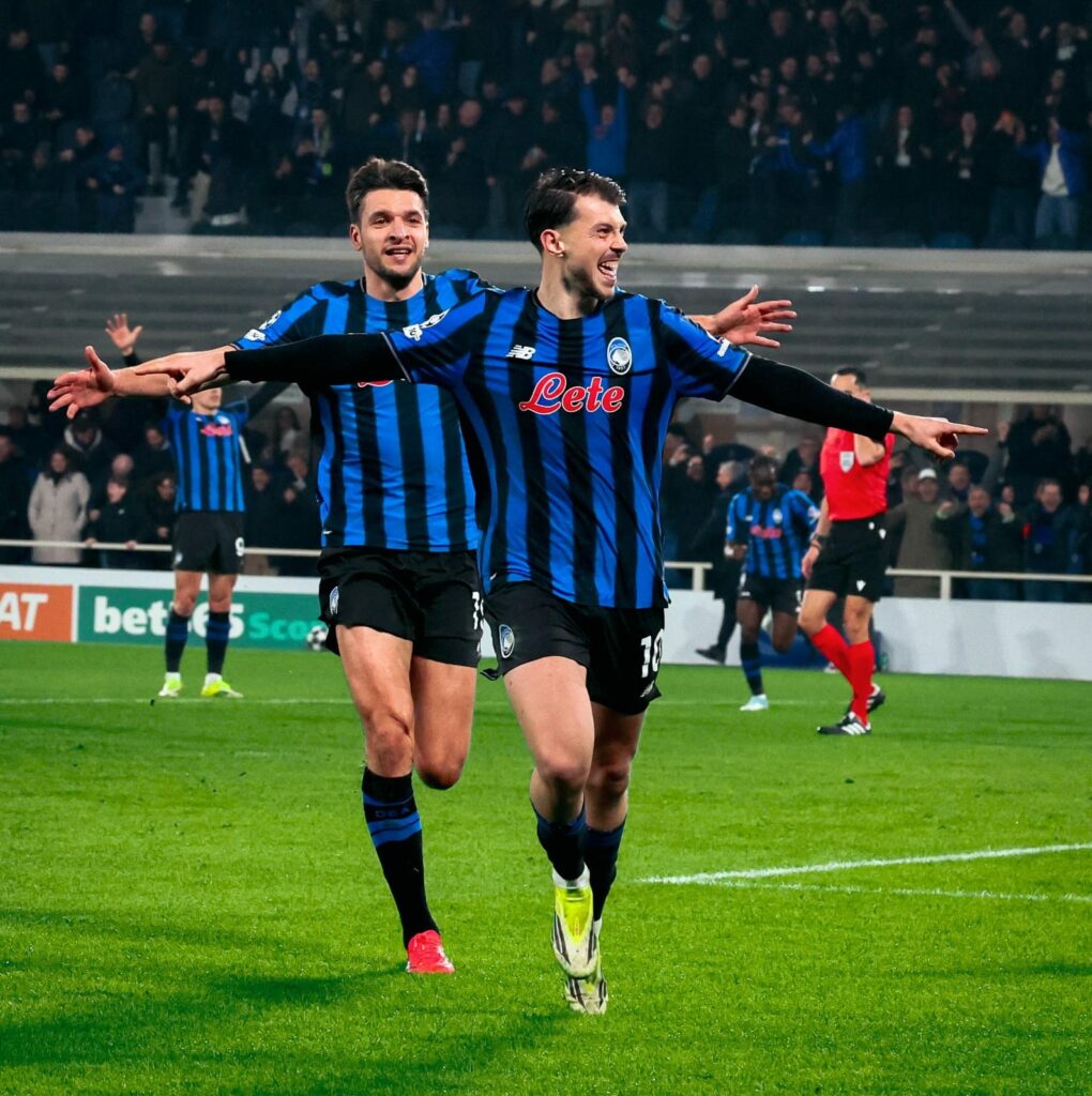 Atalanta goleó al Dortmund sobre la hora y pasó a octavos