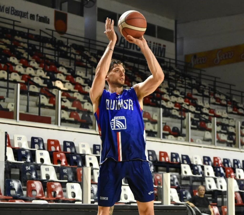 Atenas suma a Tomás Cavallero como reemplazo temporal del capitán Lucas Arn