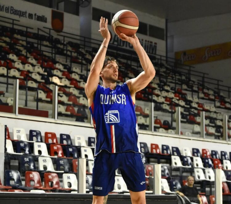 El perimetral Tomás Cavallero.