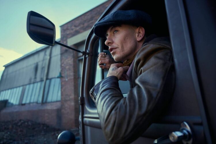 Tommy Shelby retoma el mando, se estrenó el tráiler de la película ‘Peaky Blinders’