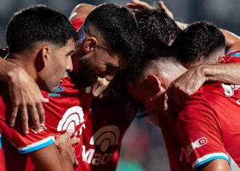La B festeja el gol de Franco Vázquez con el que ganó en Mendoza.