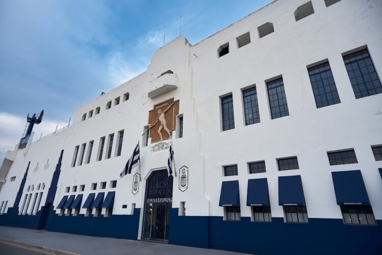 Robo en la sede de Talleres: maniataron a un guardia y se llevaron dinero Ocurrió durante la noche del sábado en el estadio La Boutique, ubicado en barrio Jardín Espinosa.