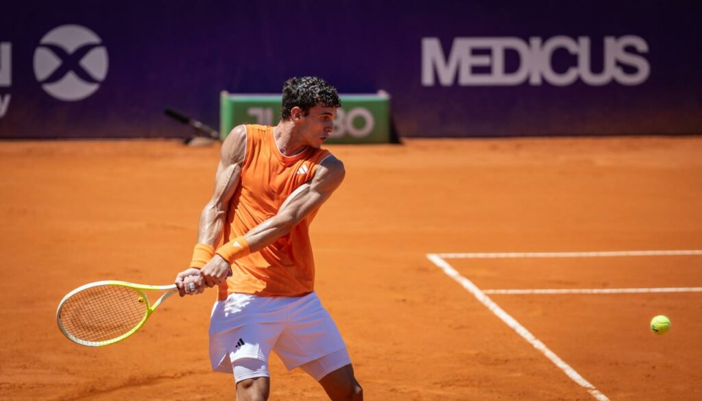 Cerúndolo y Burruchaga avanzan a paso firme en el Lawn Tennis