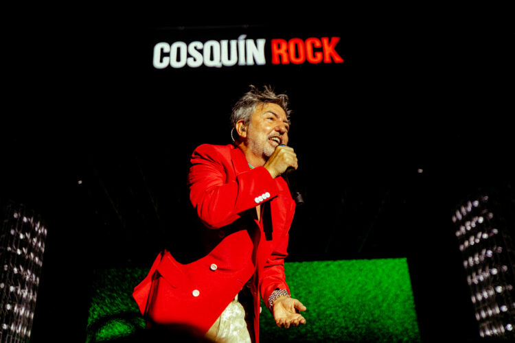 Babasónicos fue uno de los números principales en el Día 1 del Cosquín Rock 2026.