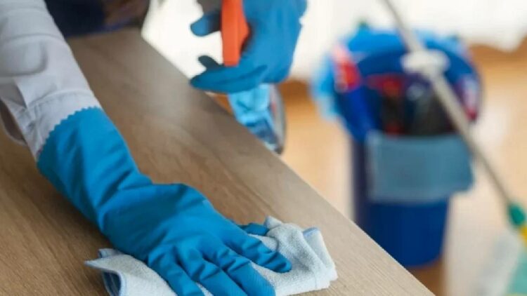 El personal de casas particulares percibirá una suba del 3% en dos tramos y bonos de hasta $20.000, a la espera de la homologación oficial.