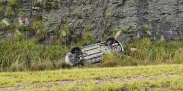 Despiste y vuelco en la ruta de las Altas Cumbres Altas Cumbres