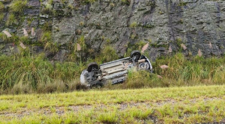 Despiste y vuelco en la ruta de las Altas Cumbres Altas Cumbres