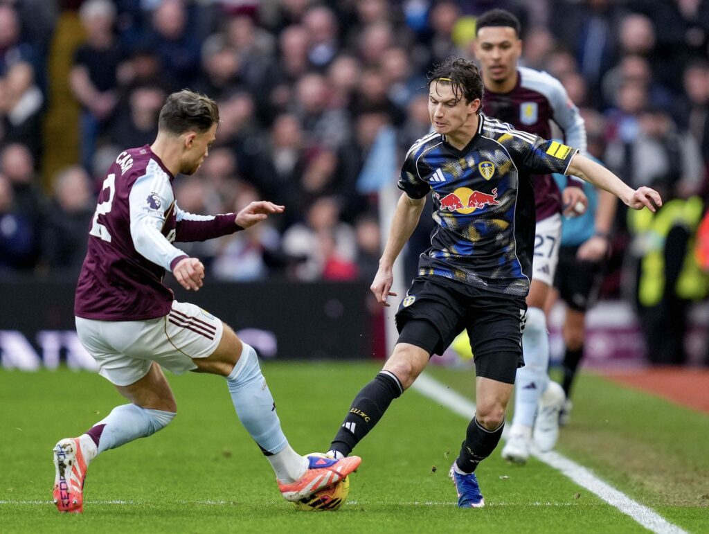 El Aston Villa se lo empató sobre el final al Leeds.
