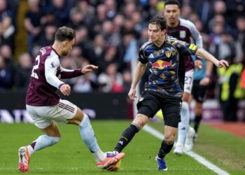 El Aston Villa se lo empató sobre el final al Leeds.