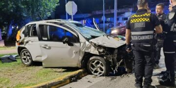 Evadió un control, chocó y fue detenido con un auto con pedido de secuestro El auto terminó contra un muro tras una persecución de cuatro kilómetros.