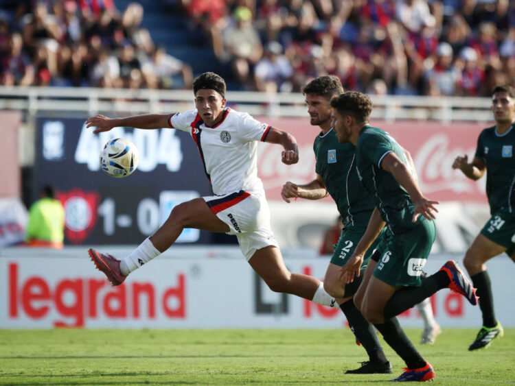 Estudiantes de Río Cuarto cayó ante San Lorenzo y sigue último en el Apertura El León no pudo hacer pie en su visita al ciclón.