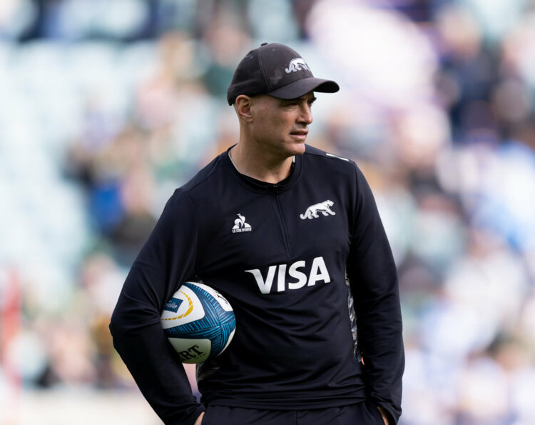 Contepomi vistió los colores de Barbarians en cinco oportunidades.