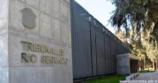 Detienen a dos peritos judiciales, acusadas de pedir una millonaria coima