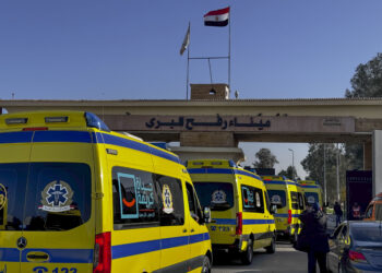 Franja de Gaza: reabrieron parcialmente el cruce de Rafah