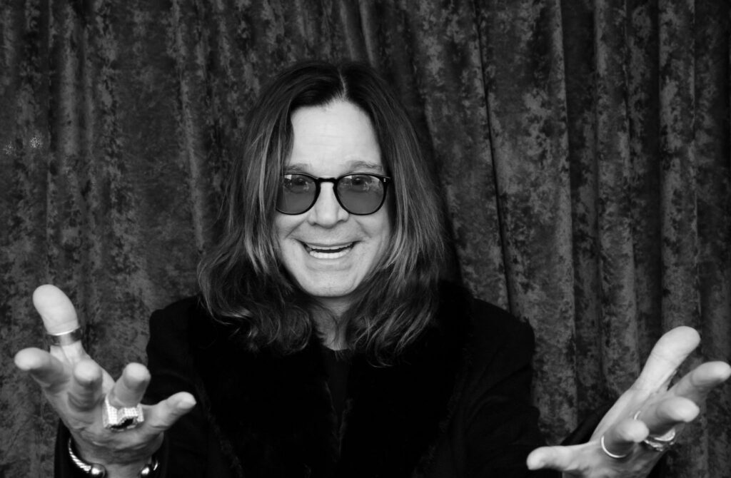 Grammy 2026: Post Malone y Slash homenajean a Ozzy Osbourne en una emotiva ceremonia Ozzy Osbourne fue homenajeado en el segmento In Memoriam de los Premios Grammy 2026, realizado en Los Ángeles.