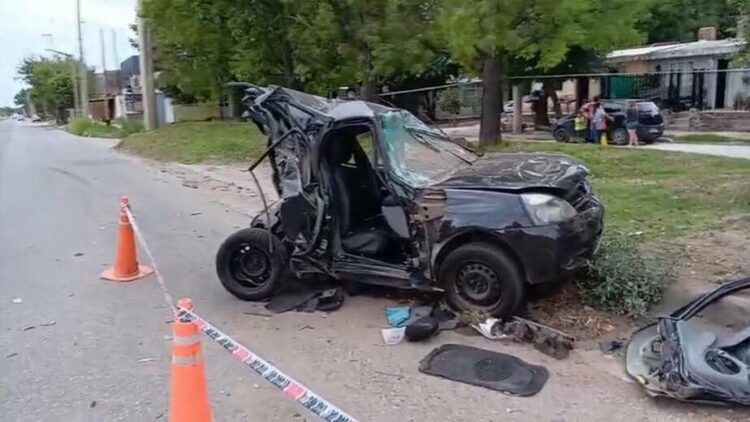 El conductor de la camioneta permanece detenido en Bouwer mientras la Justicia aguarda pericias clave para determinar las circunstancias del choque fatal que costó la vida a dos personas en barrio Industrial Ferreyra.