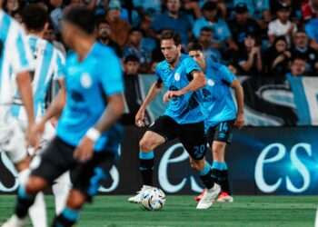 Belgrano venció 3 a 1 a Atlético Tucumán y manda en la Zona B