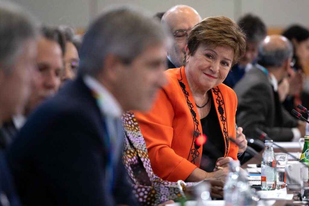 El FMI respaldó la reforma laboral y advirtió sobre los “costos de transición” en la economía