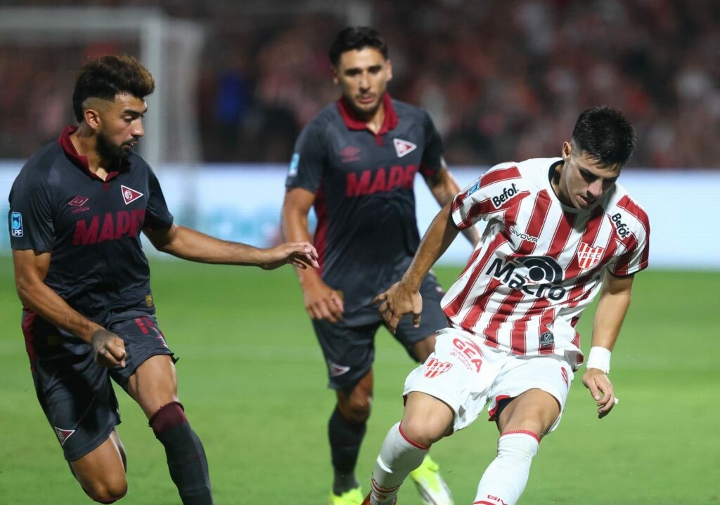 Instituto reaccionó al final y salvó un punto para el infarto ante Lanús en Alta Córdoba