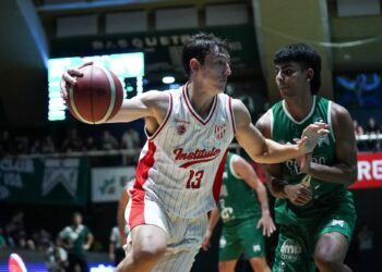 Instituto se quedó con las manos vacías en la última bola y cayó ante Ferro en suplementario