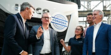 Llaryora respaldó la industria nacional y pidió «igualdad de condiciones»