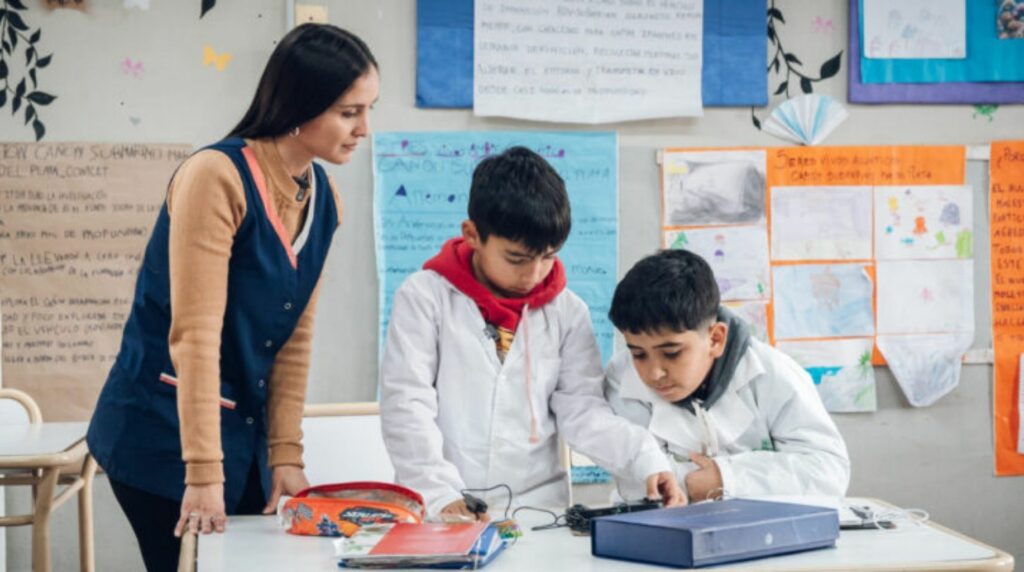 Jornada extendida: la estrategia oficial para sostener la trayectoria escolar en Córdoba