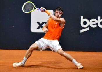 Juan Manuel Cerúndolo sigue intratable en Brasil: pasó a cuartos y se aseguró el Top 70