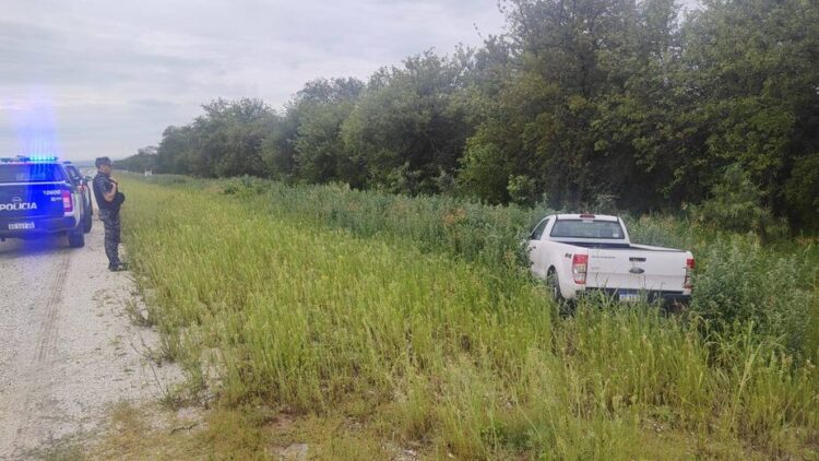 La Policía confirmó que la camioneta sustraída a la familia de Monte Ralo por una banda disfrazada de policías fue hallada abandonada.