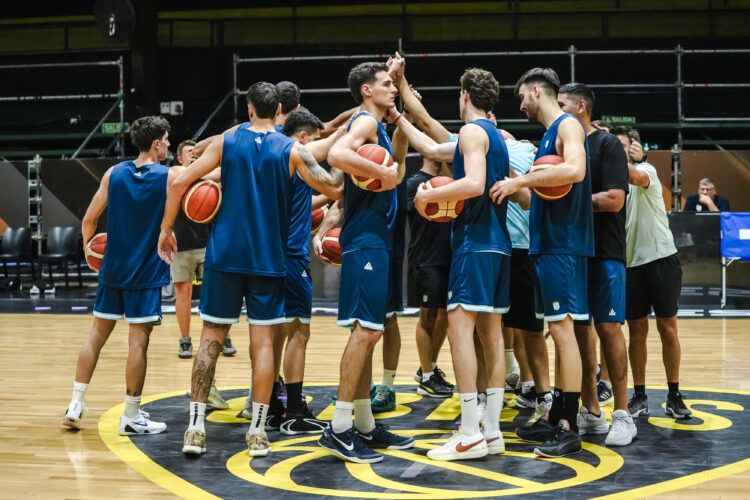Argentina completó su primer entrenamiento pensando en el cruce con Uruguay.