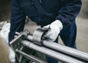 La actividad metalúrgica cayó 6,2% interanual en enero y opera con la menor capacidad instalada en cuatro años.