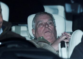 Liberaron al ex príncipe Andrés, tras pasar 11 horas detenido